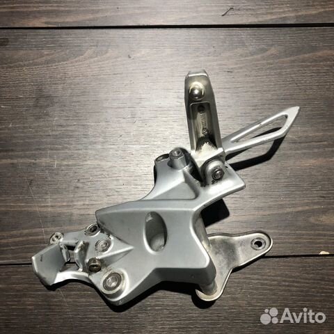 Кронштейн левой подножки для BMW F800R