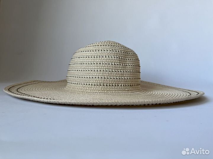 Соломенная шляпа женская
