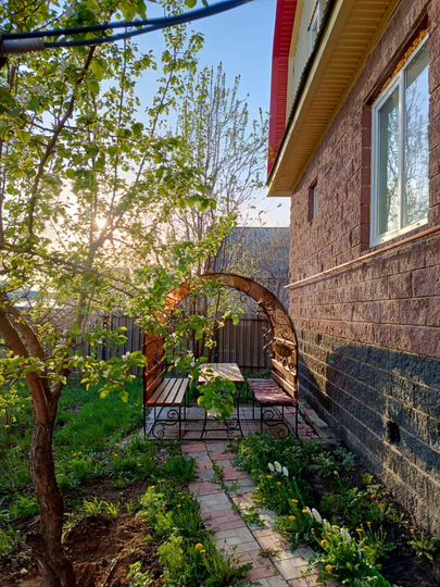 Коттедж 209 м² на участке 9 сот.