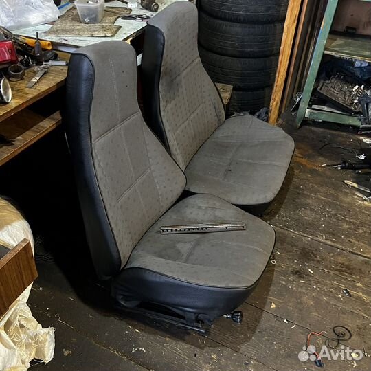 Комплект сидений жигули 2106