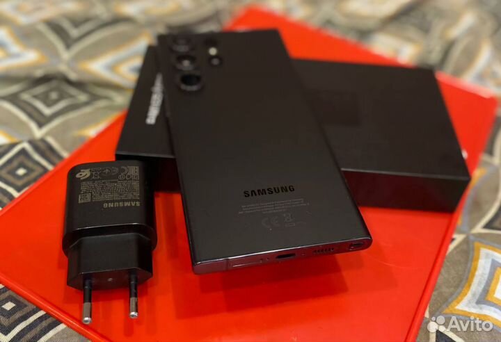 Samsung Galaxy S23 Ultra, 12/256 ГБ