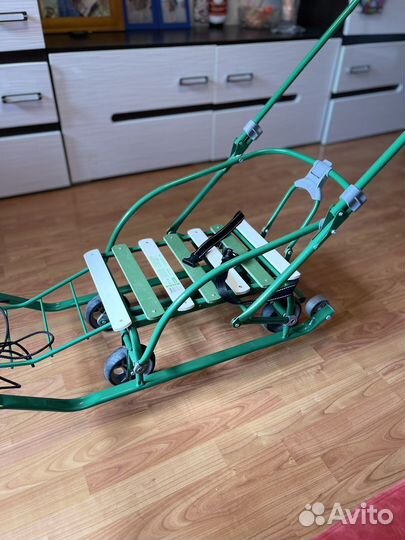 Детские санки на колесах