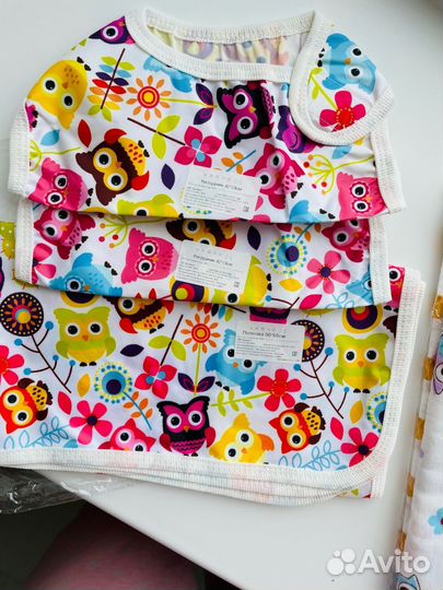 Непромокаемая пеленка-клеенка и нагрудники 2 штэ