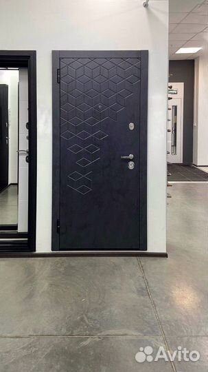 Дверь входная в квартиру