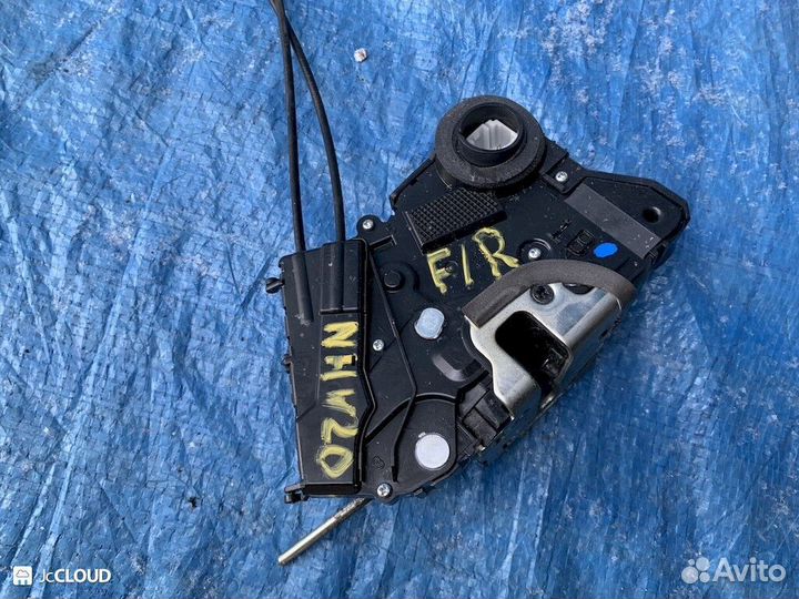 Замок на toyota prius NHW20 1nzfxe