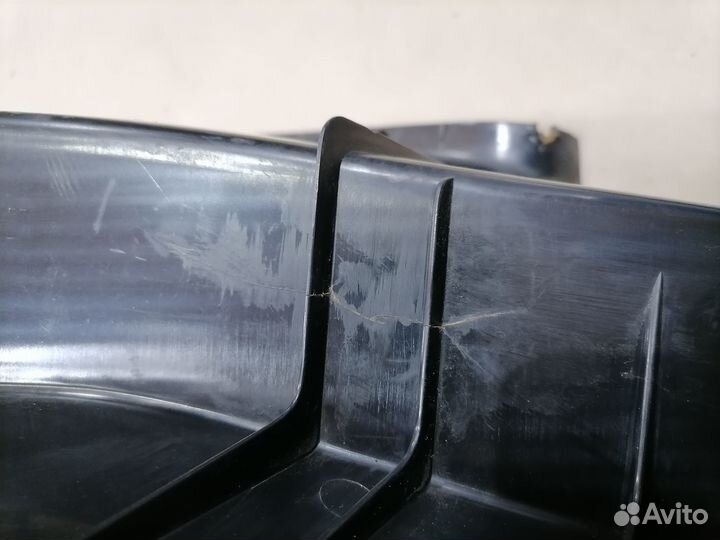 Площадка опорная для ноги Mercedes 190 W201 1993