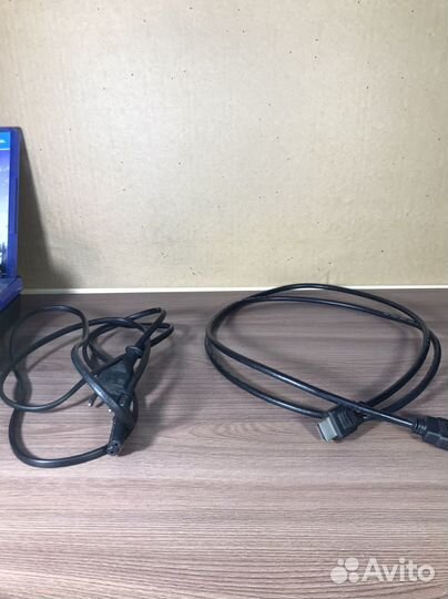 Sony playstation 4 slim 1tb 2 геймпада + игры