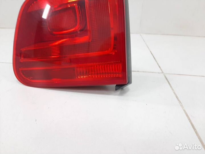 Фонарь задний внутренний правый Volkswagen Tiguan