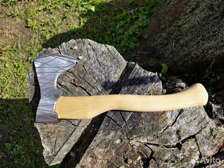 Топор плотницкий универсальный