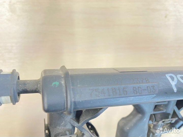 Топливная рампа Citroen С4 EP6 1.6