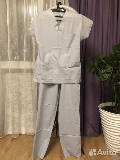 Медицинский костюм женский