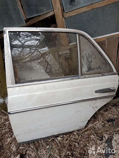 Дверь на mercedes 220