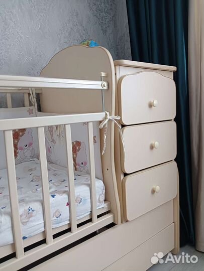 Детская кроватка с маятником 3 в 1