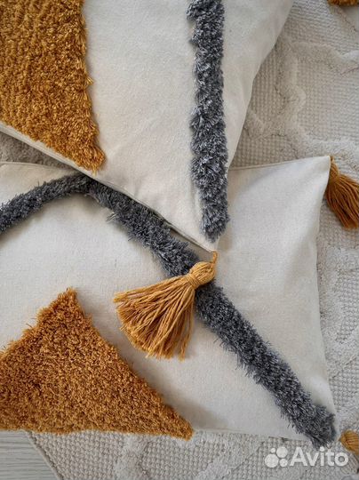 Наволочка декоративная с кисточками и бахромой