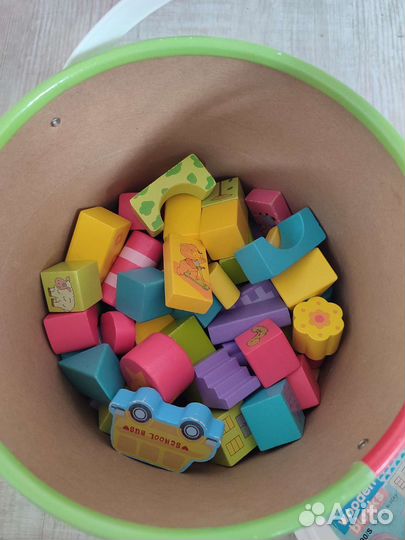 Деревянный конструктор цветные кубики 98шт