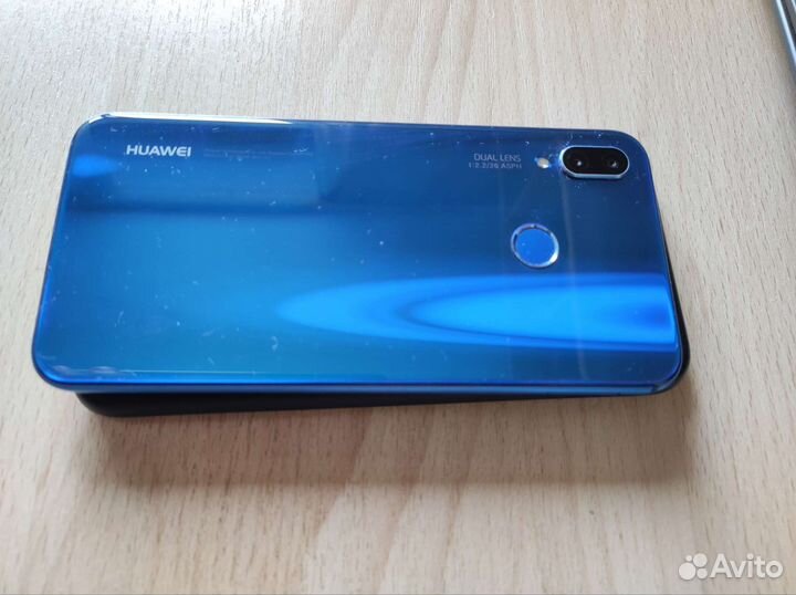Телефон Huawei p20 lite