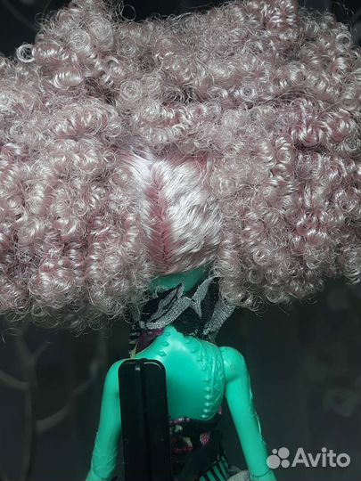 Кукла монстер хай Фрик Дю Шик Хани Свомп