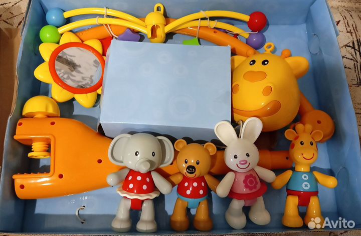 Мобиль на кроватку Жирафики