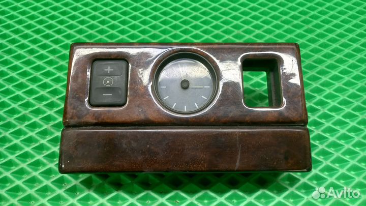 Часы, центральная консоль Rover 800