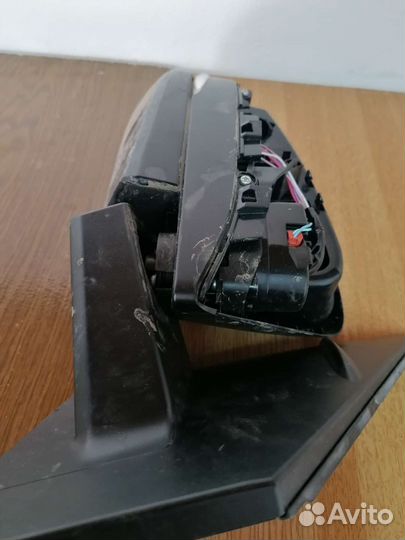 Боковое зеркало