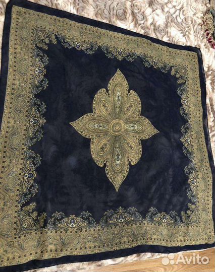 Шелковый платок