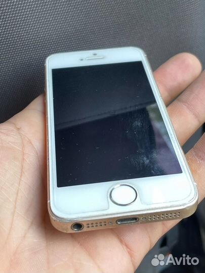 iPhone SE, 64 ГБ