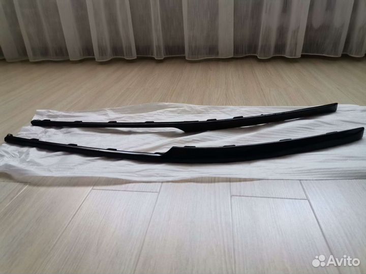 Молдинг переднего бампера