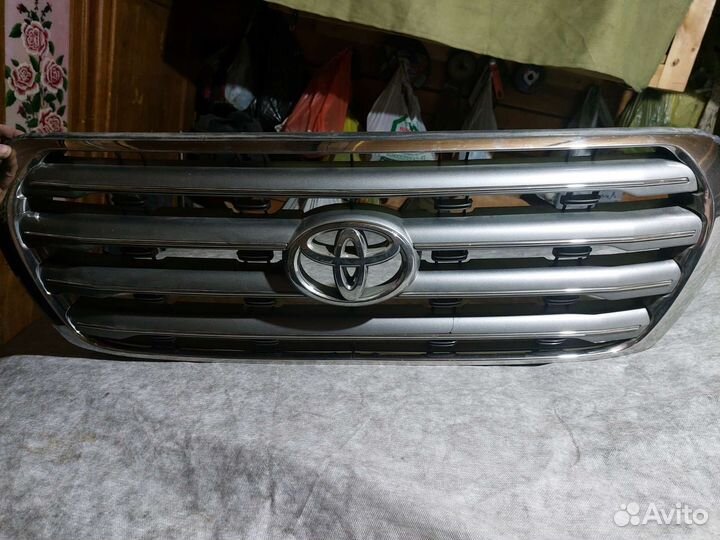 Решетка радиатора toyota land cruiser 200