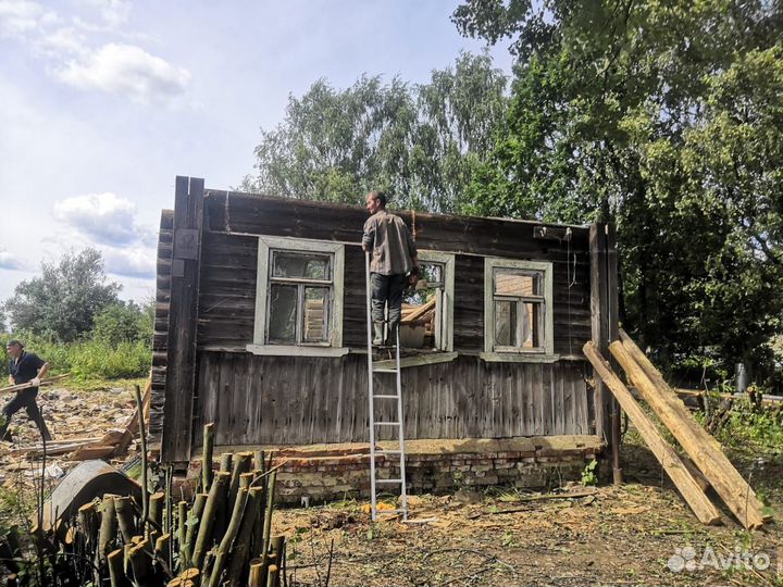 Демонтаж деревянного дома