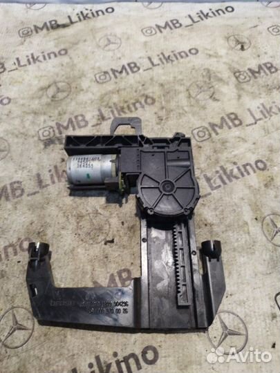 Механизм подголовника Mercedes Ml W164