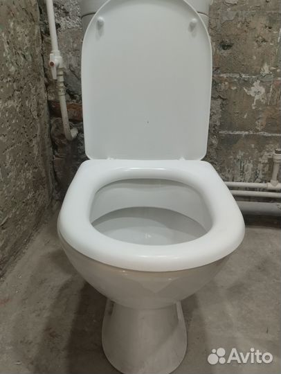 Унитазы и бачки бу