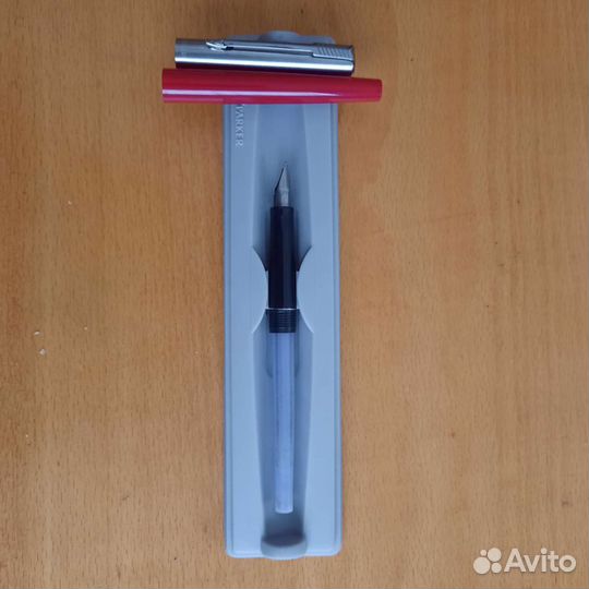 Авторучка перьевая parker