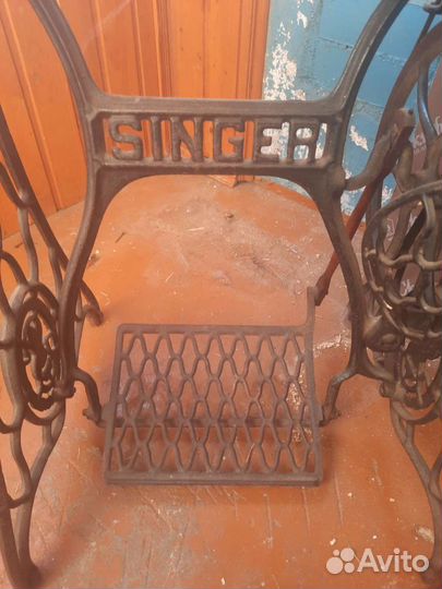 Швейная машина Зингер