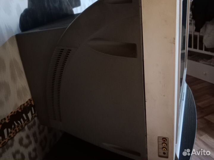 Телевизор на запчасти