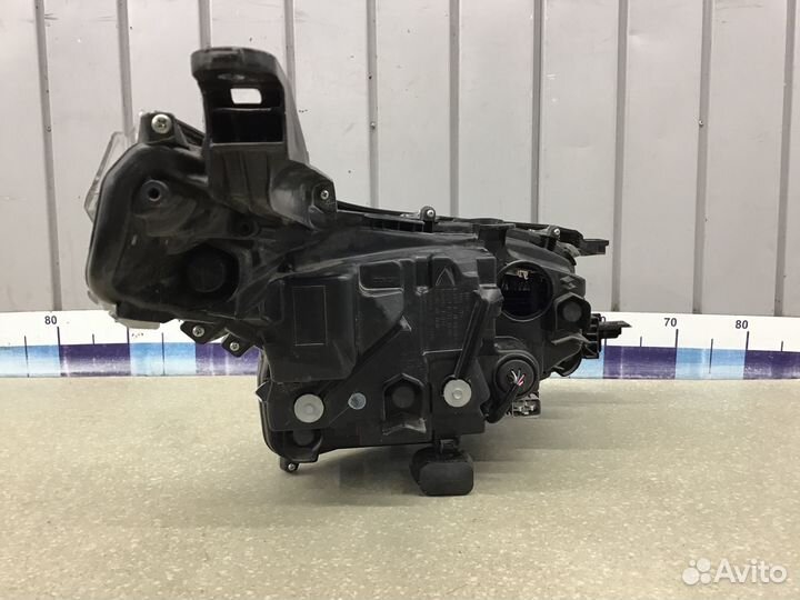 Фара левая Toyota Fortuner 2015