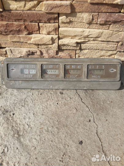 Часы датчики панели приборов на Победу