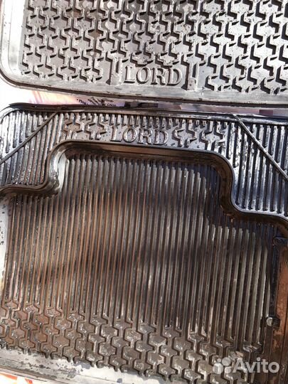 Коврики автомобильные универсальные резиновые