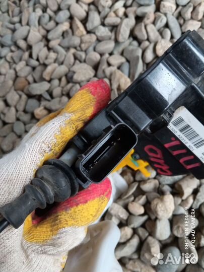 Передний правый замок двери Kia Ceed 2