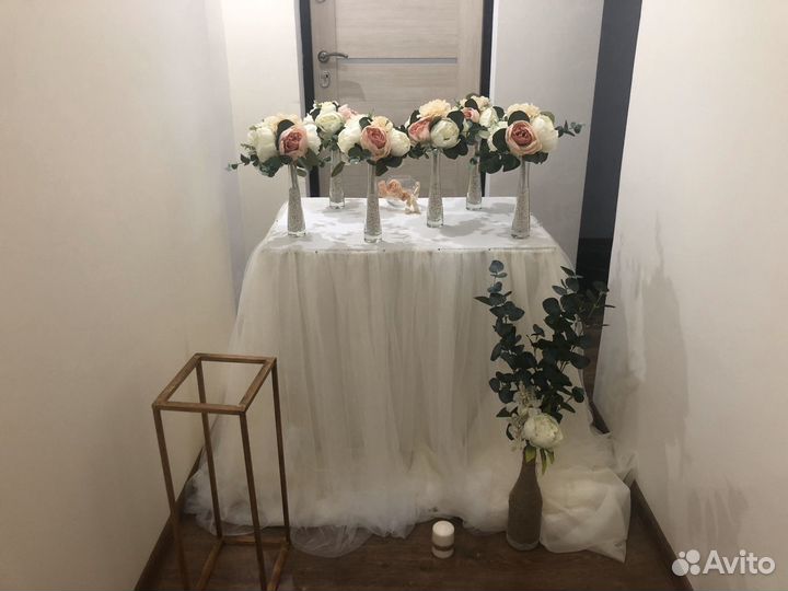 Аренда свадебной арки и свадебный стол