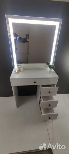Туалетный столик