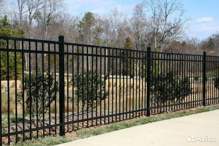 Забор с пиками из профильной трубы