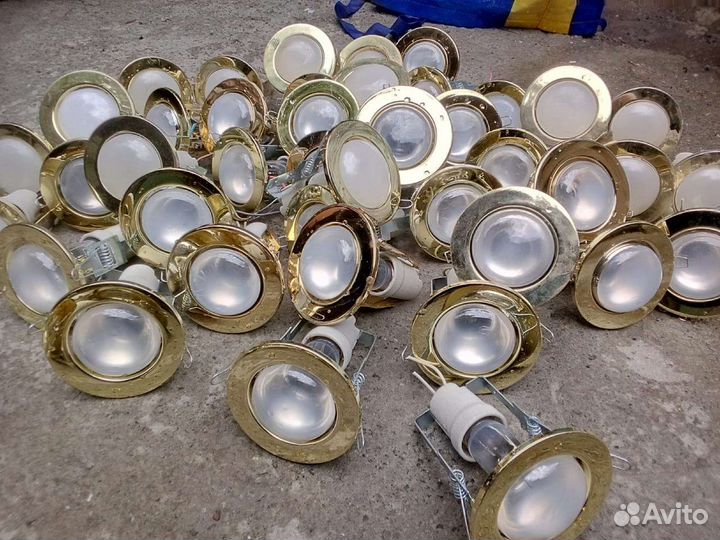 Светильник потолочный встраиваемый