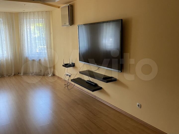 3-к. квартира, 86 м², 2/10 эт.