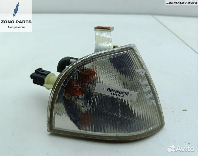 Поворотник (указатель поворота) правый на Skoda Octavia mk1 (A4)