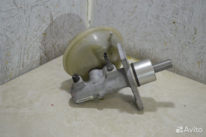 Главный тормозной цилиндр Volkswagen Passat B5