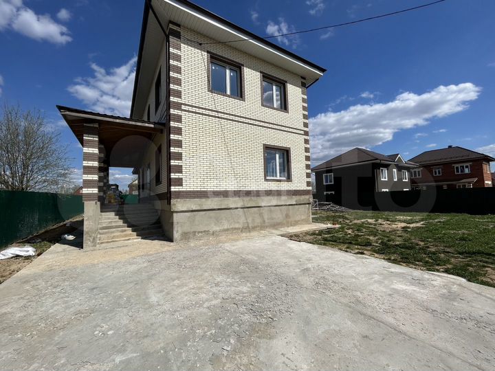 Дом 194 м² на участке 8 сот.