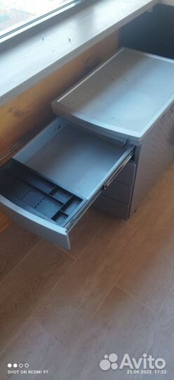 Тумба мобильная, металлическая