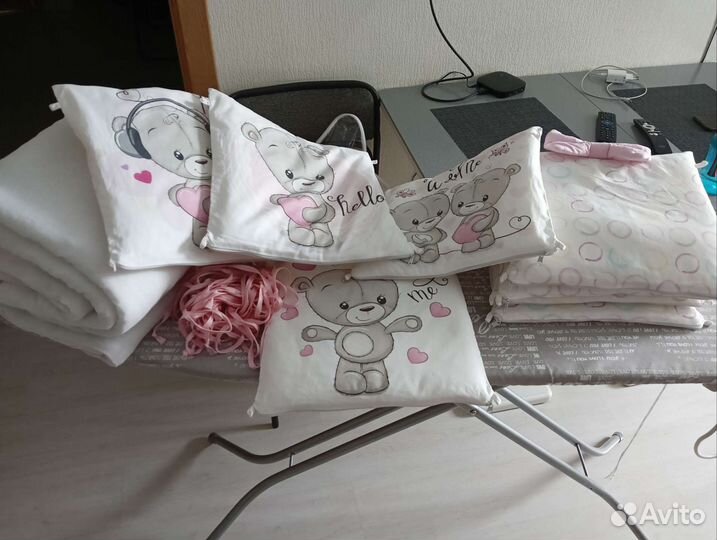 Бортики и одеяло в кроватку