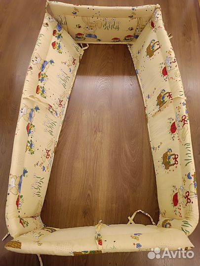 Бортики и держатель в детскую кроватку