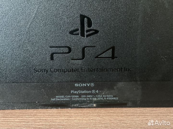 Ps4 fat 1tb + 2 геймпада и 3 игры